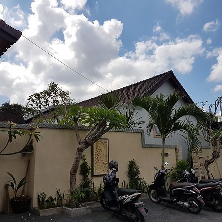 Nyoman Guesthouse Canggu Esterno foto